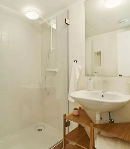 Modern Flat With Large Garden And Terrace Right Next Estrela Park Apartament