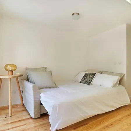 Modern Flat With Large Garden And Terrace Right Next Estrela Park